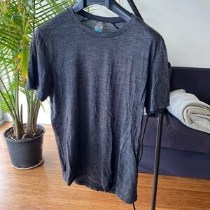 ICEBREAKER Men's Black T-Shirt Cool-Lite